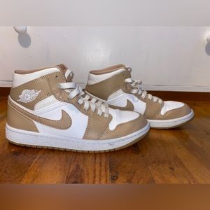 Nike Air Jordan Beige